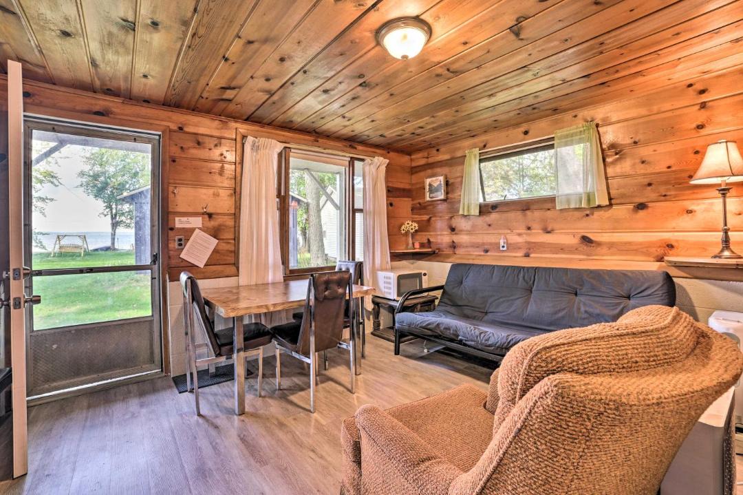 Photo of Livingroom in Houghton Lake