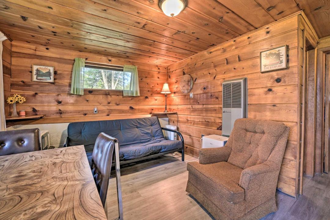 Photo of Livingroom in Houghton Lake