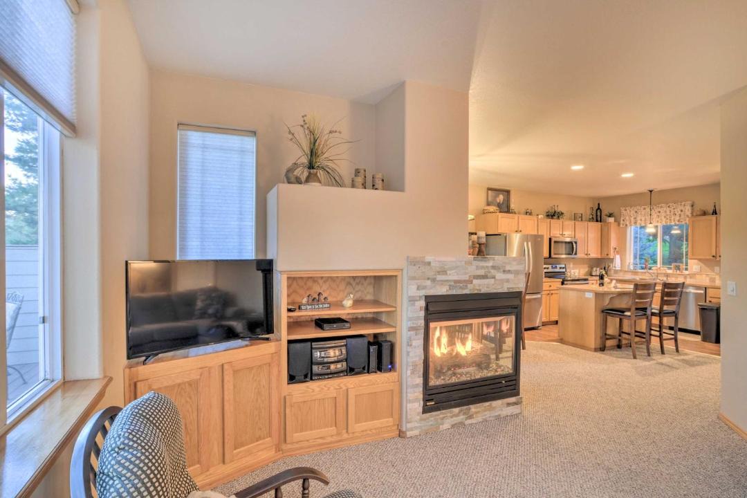 Photo of Livingroom in Klamath Falls