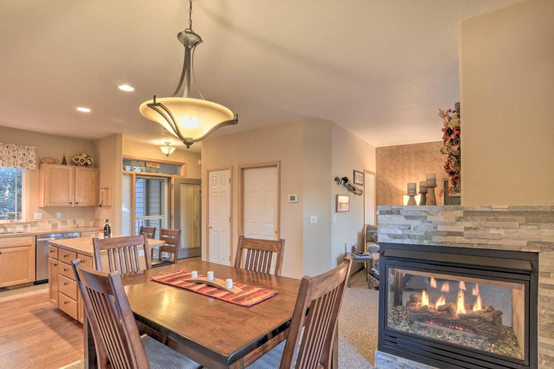 Photo of Livingroom in Klamath Falls