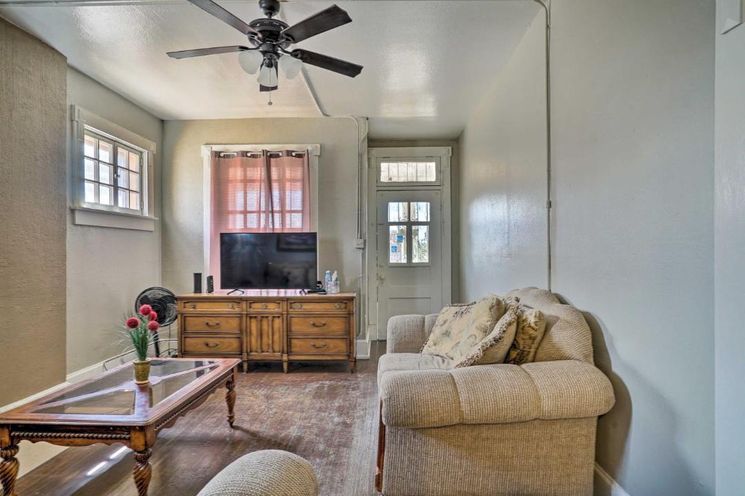 Photo of Livingroom in Downtown El Paso
