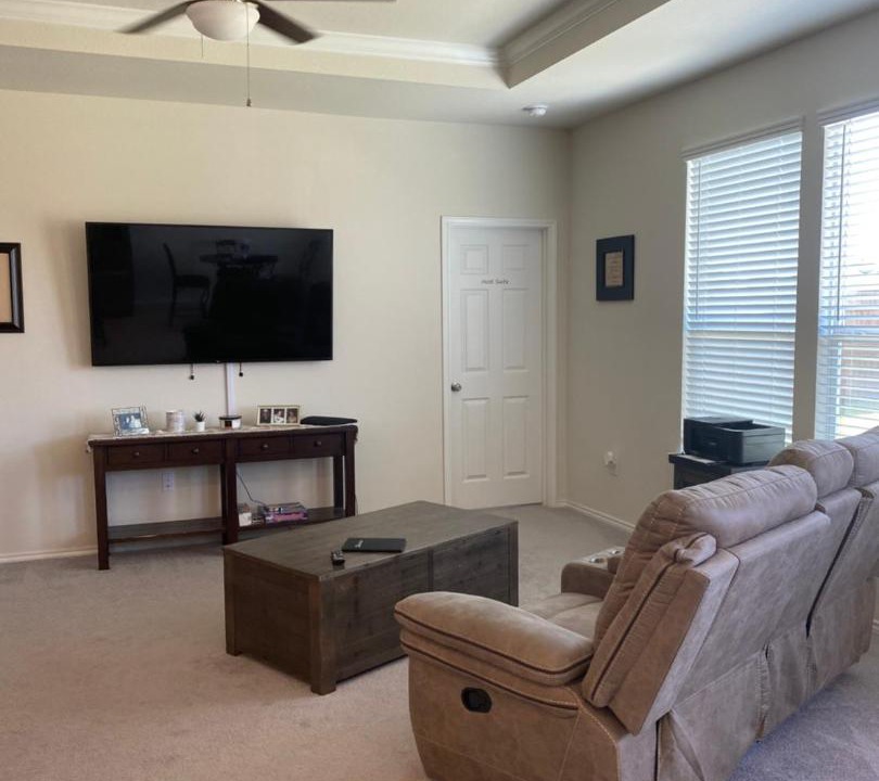 Photo of Livingroom in Aubrey