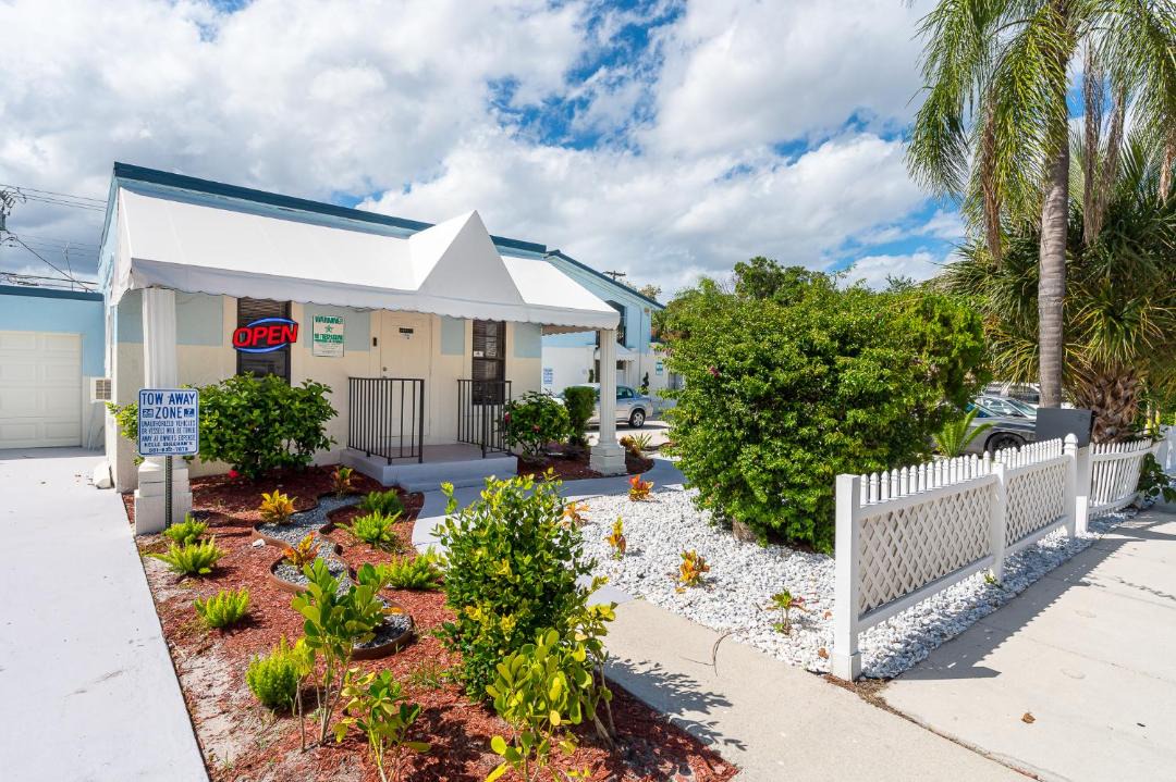 Photo of Buildings in Lake Worth