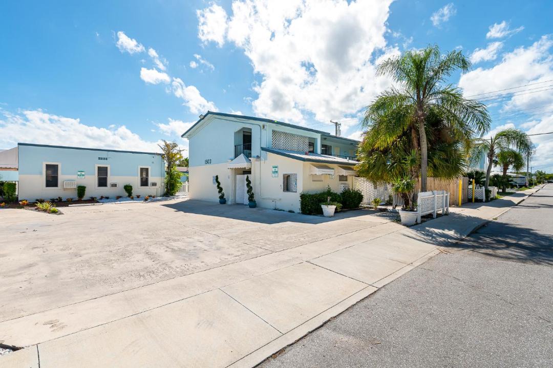 Photo of Buildings in Lake Worth