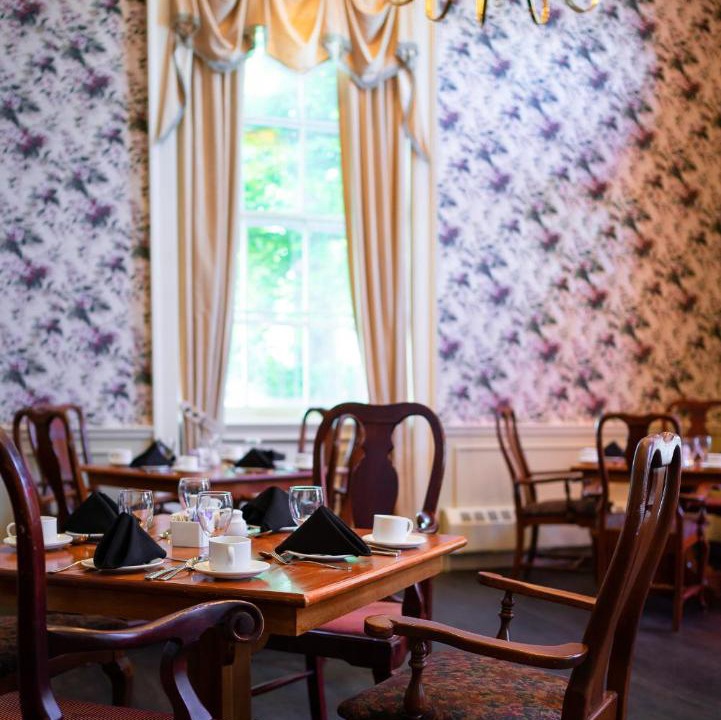 Photo of Others in Queens Square