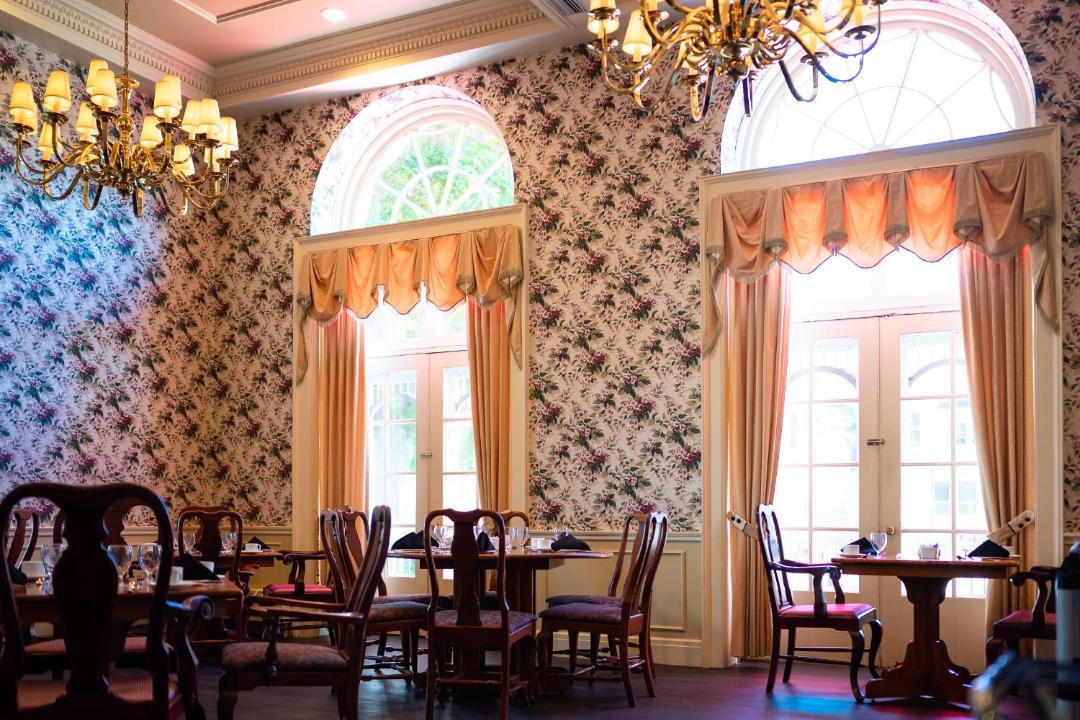 Photo of Others in Queens Square