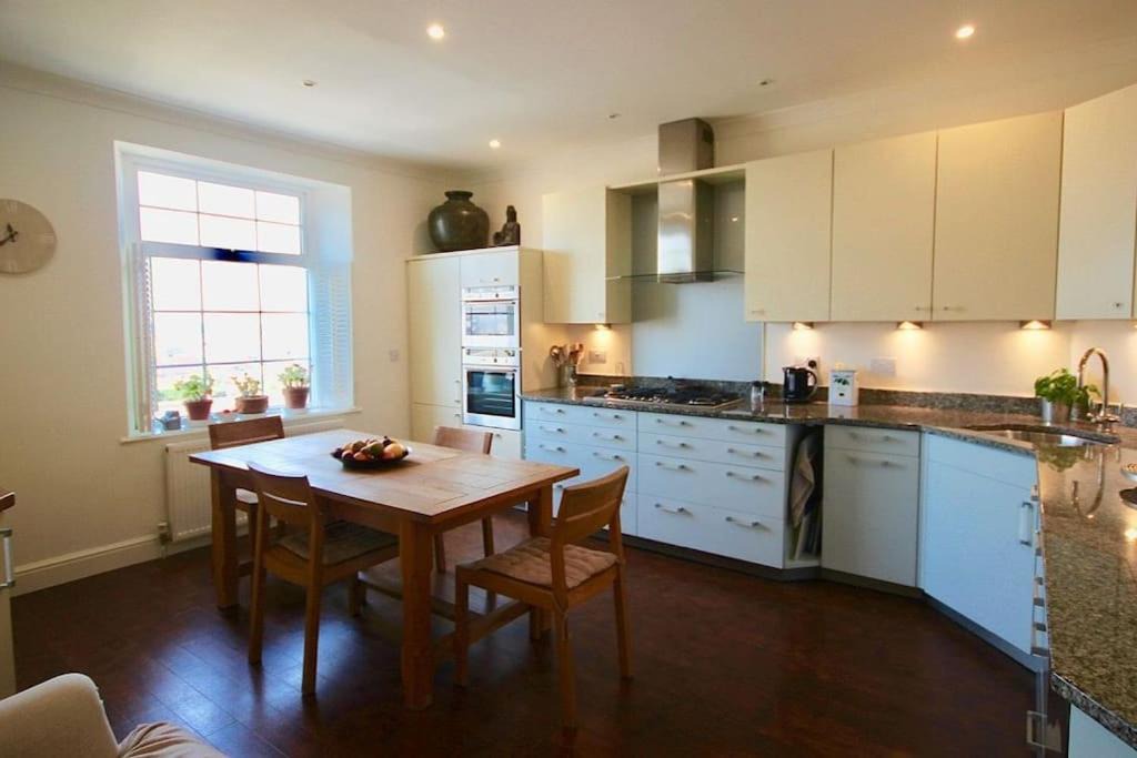 Photo of Others in Deal