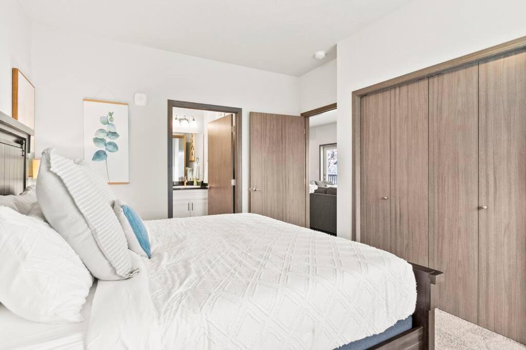 Photo of Bedroom in South Perry District