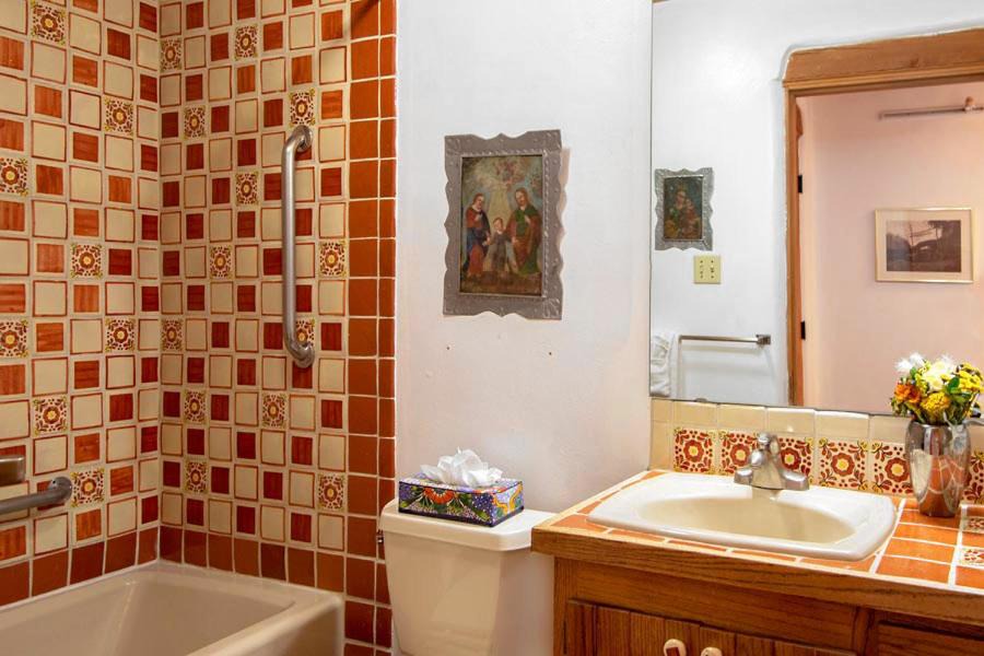 Photo of Bathroom in South Capitol