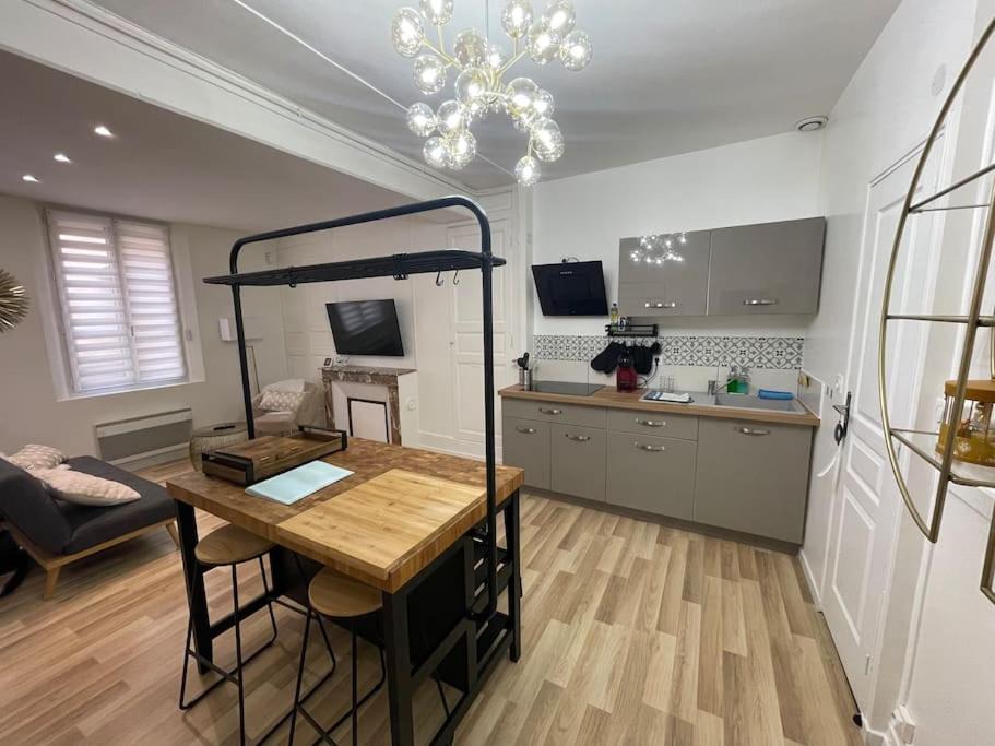 Photo of Others in Sens