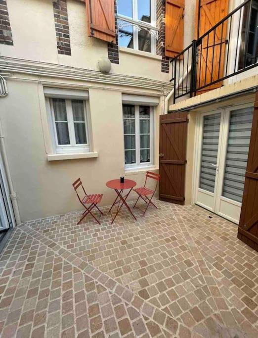 Photo of Buildings in Sens