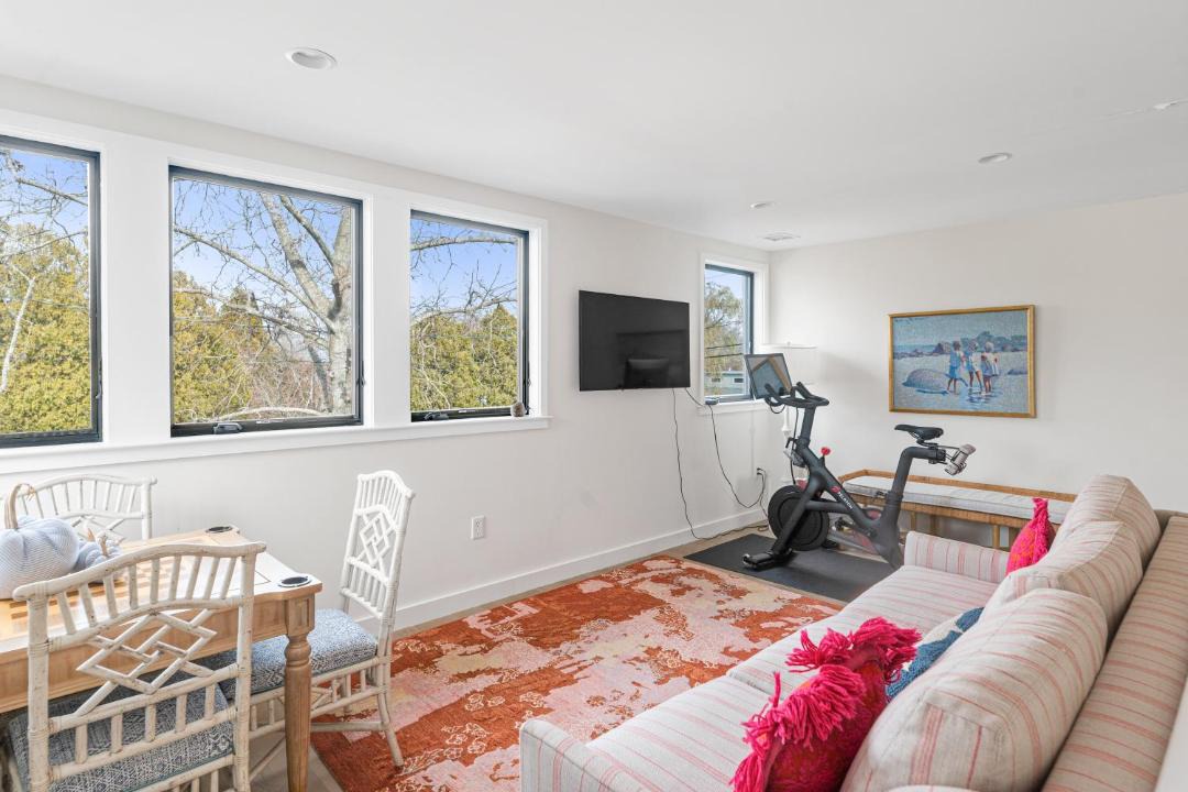 Photo of Livingroom in Culloden Shores