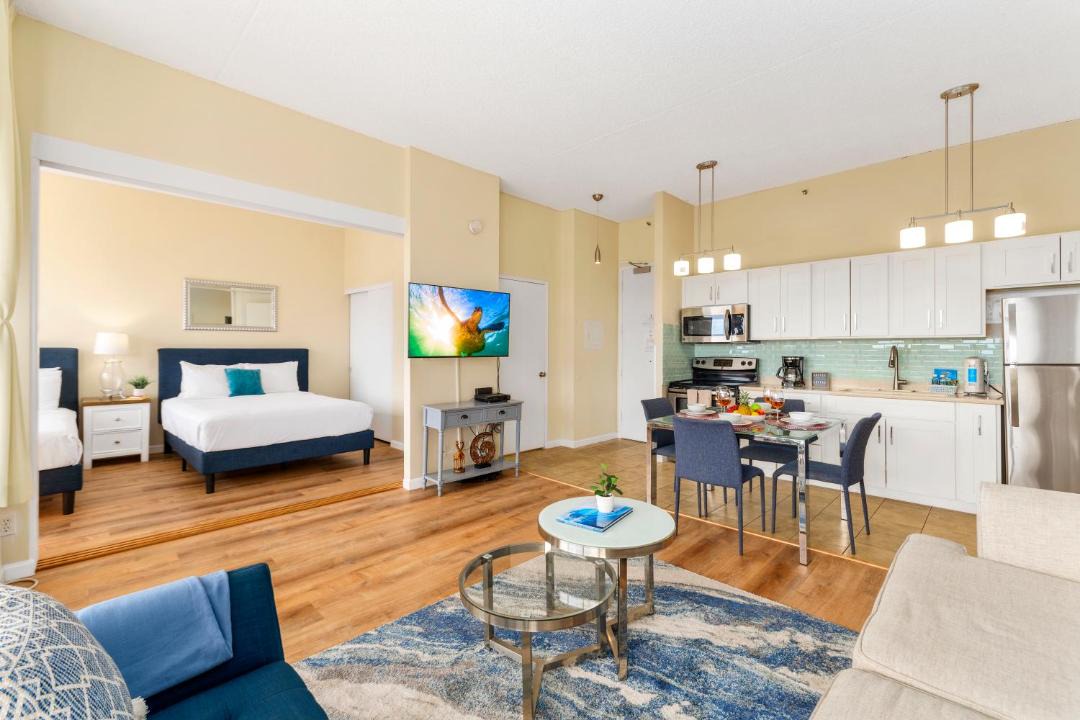 Photo of Bedroom in Waikiki
