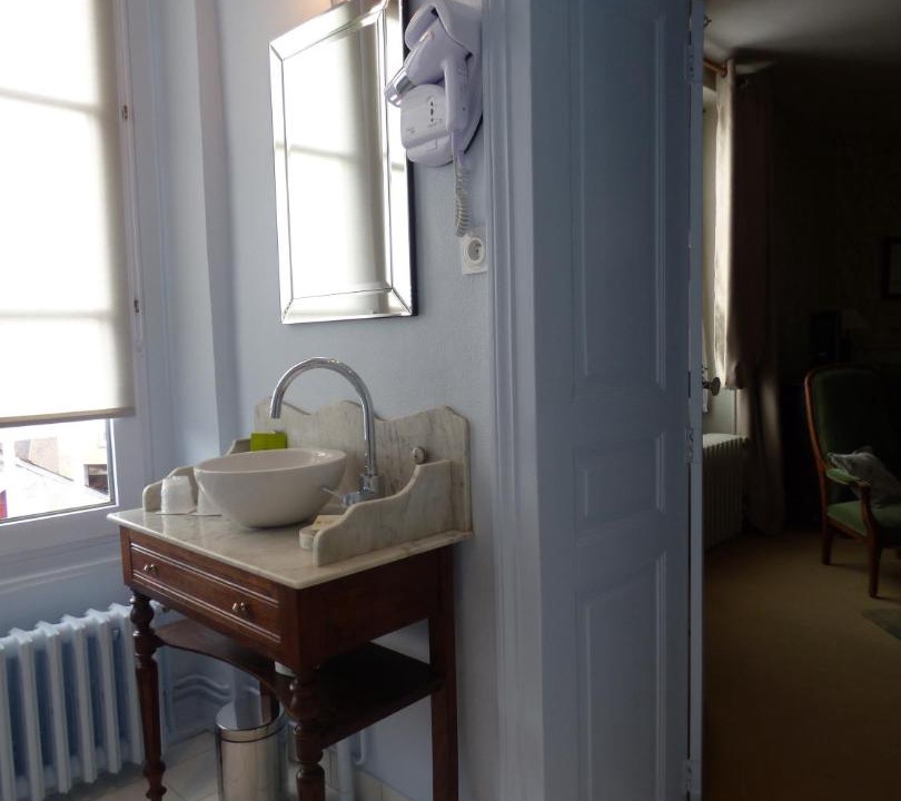 Photo of Bathroom in Tavers