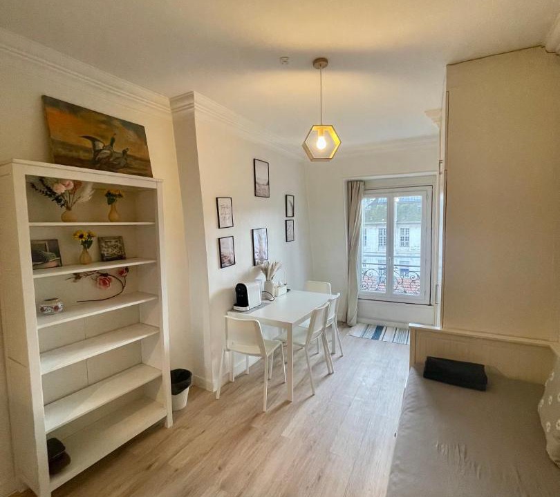 Photo of Livingroom in Quartier de l'Ecole-Militaire