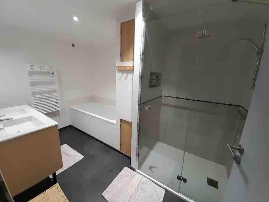 Photo of Others in Xanton