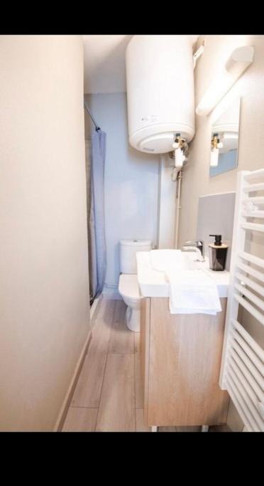 Photo of Bathroom in La Fuye-Velpeau