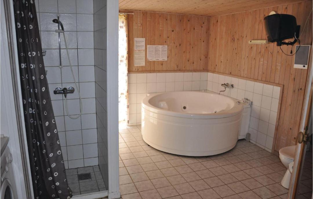 Photo of Bathroom in Mommark Strand