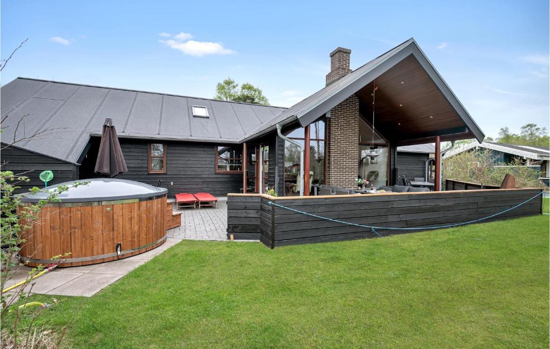 Photo of Others in Grena Strand