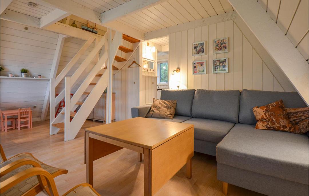 Photo of Others in Knebel