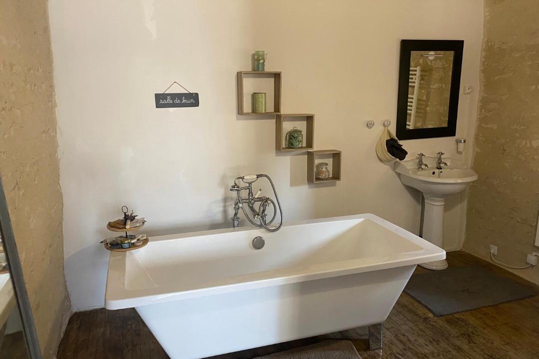 Photo of Bathroom in Maine-de-Boixe