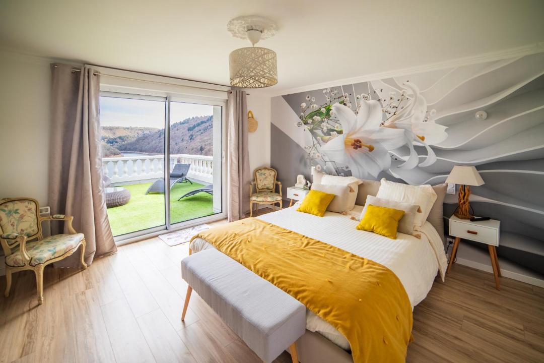 Photo of Others in Miremont