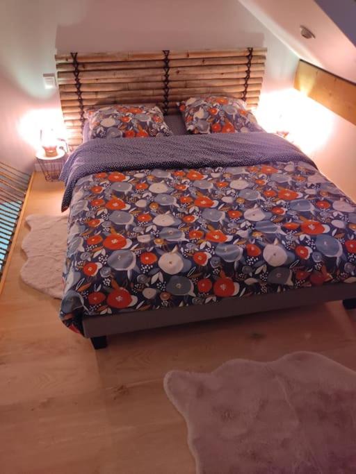 Photo of Bedroom in Mezieres-sur-Seine