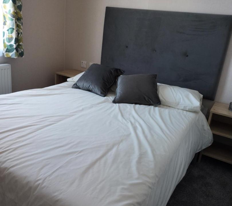 Photo of Others in Tiptoe