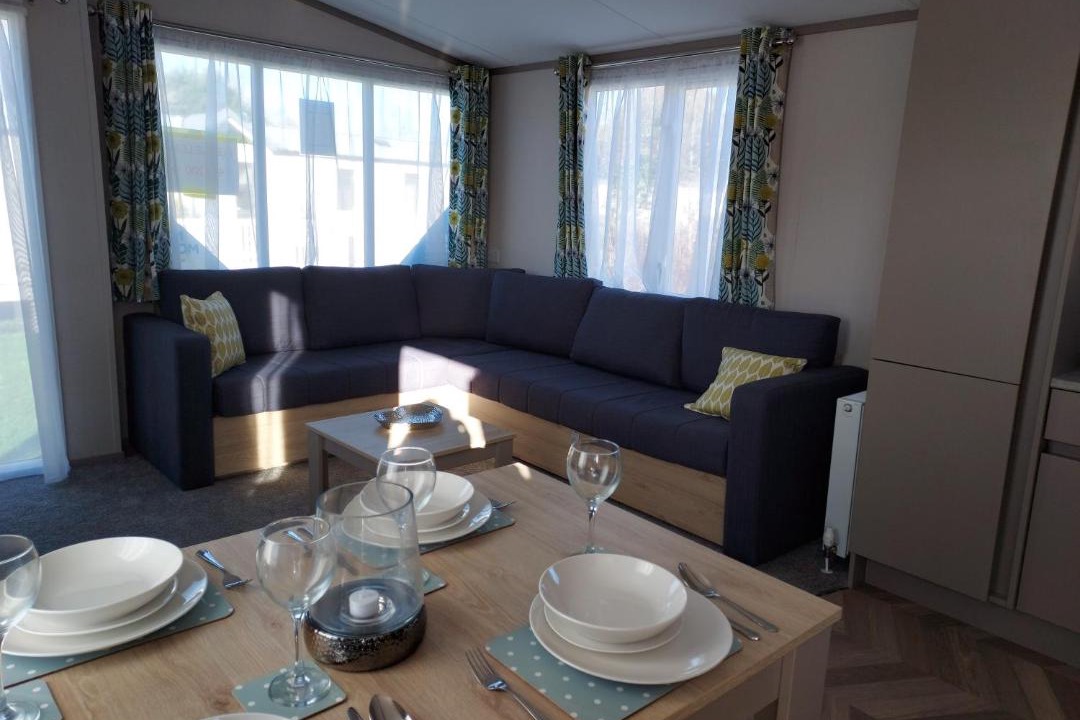 Photo of Others in Tiptoe