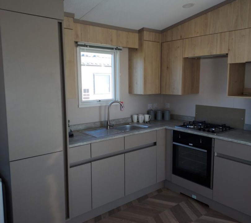 Photo of Others in Tiptoe