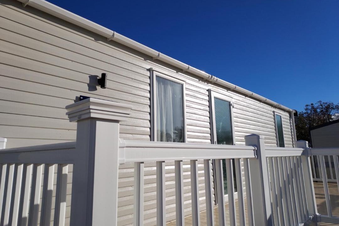 Photo of Others in Tiptoe