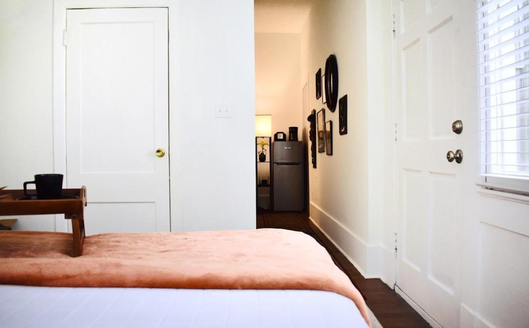 Photo of Bedroom in Neartown