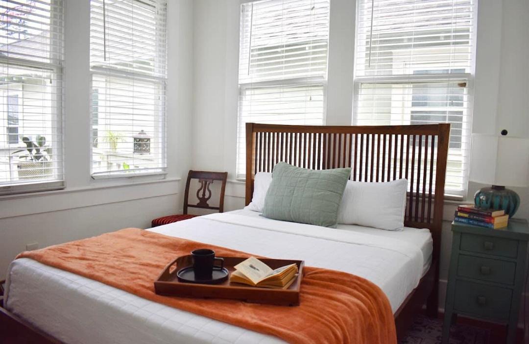 Photo of Bedroom in Neartown