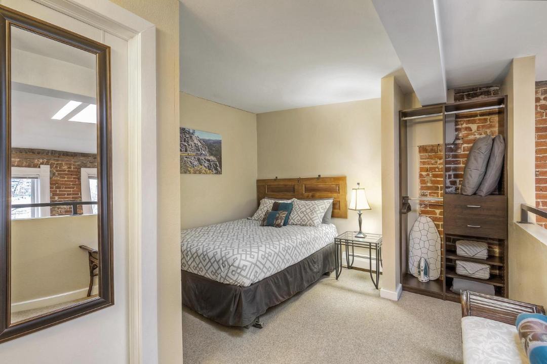 Photo of Bedroom in Ballpark