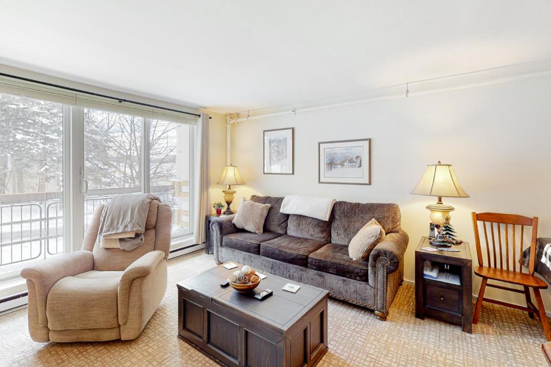 Photo of Livingroom in Warren