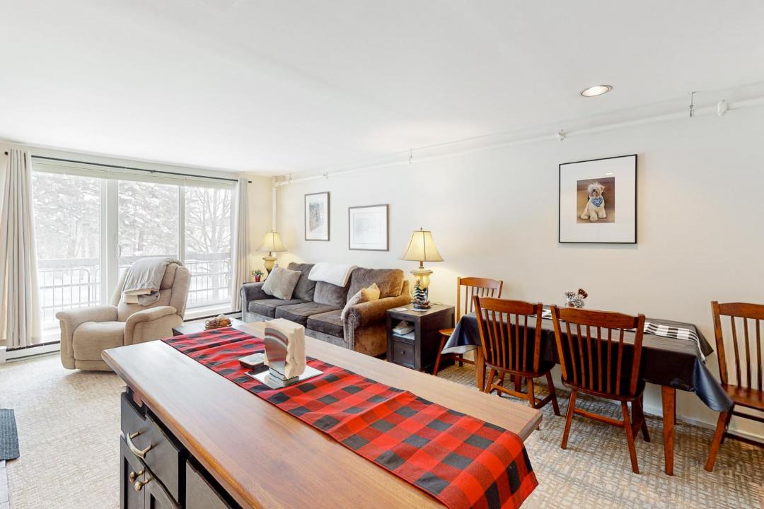 Photo of Livingroom in Warren