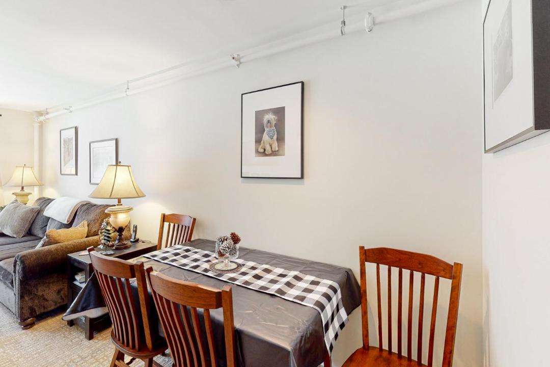 Photo of Livingroom in Warren