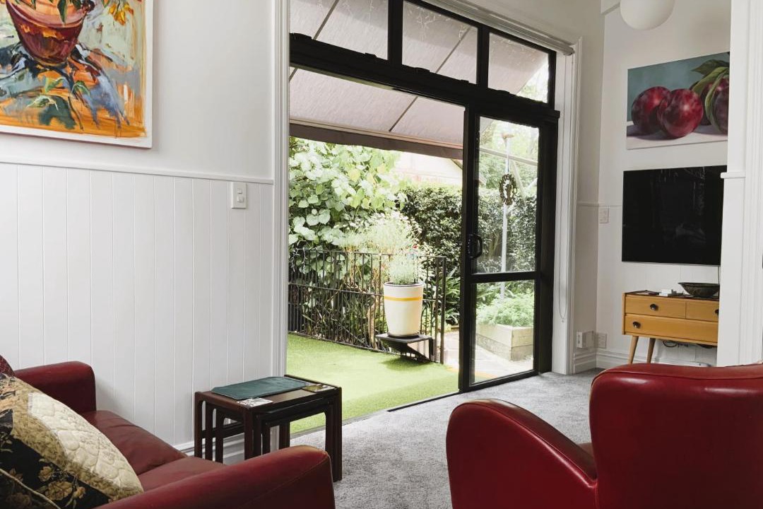 Photo of Livingroom in Narrow Neck