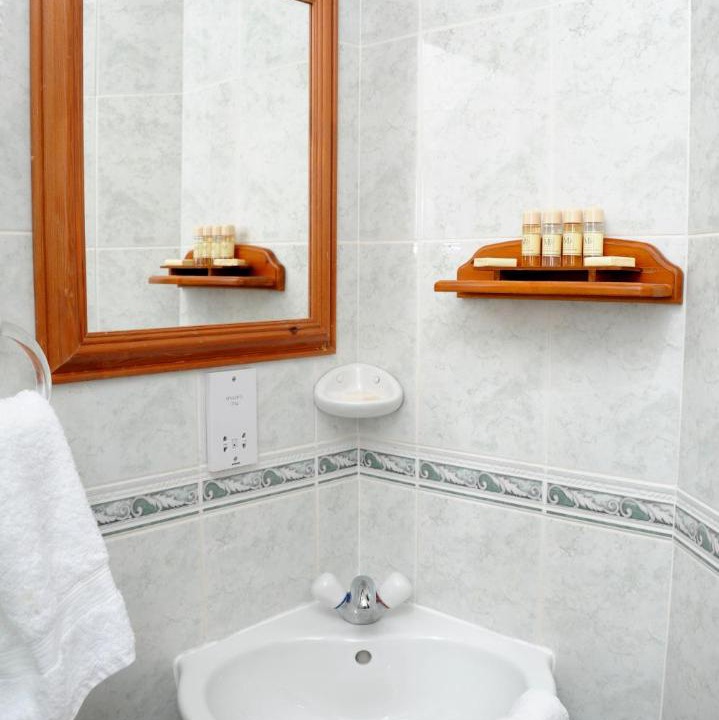 Photo of Bathroom in Seer Green