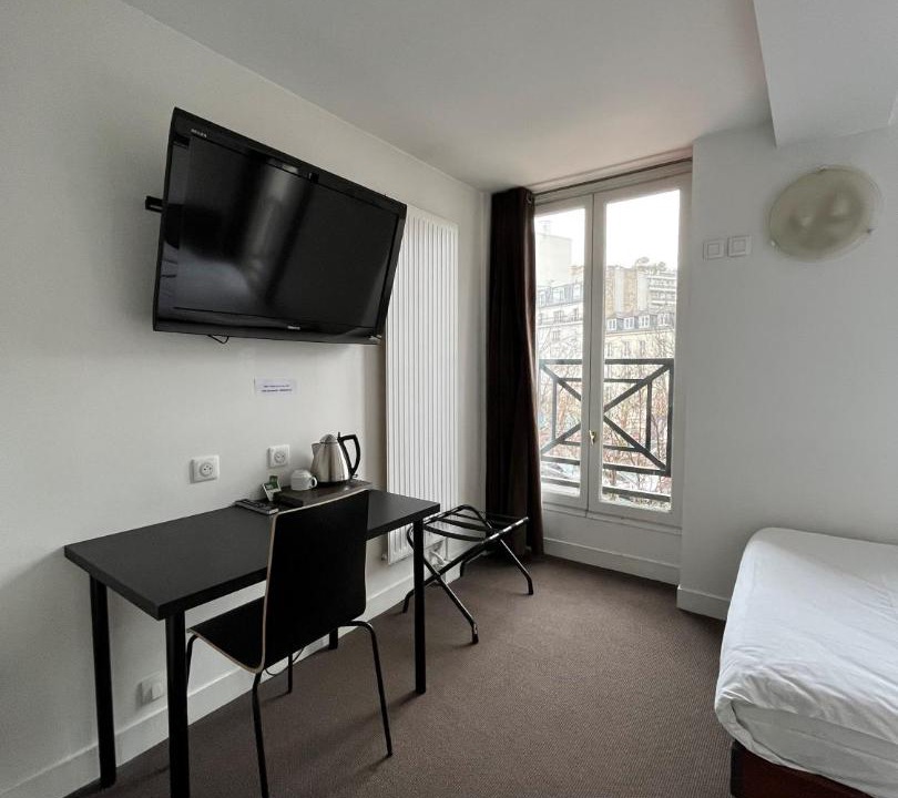 Photo of Others in Montparnasse