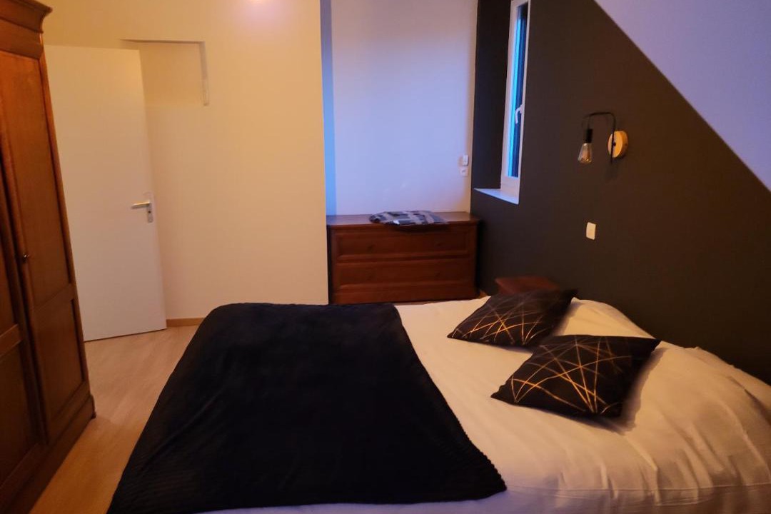 Photo of Bedroom in Chalons-en-Champagne