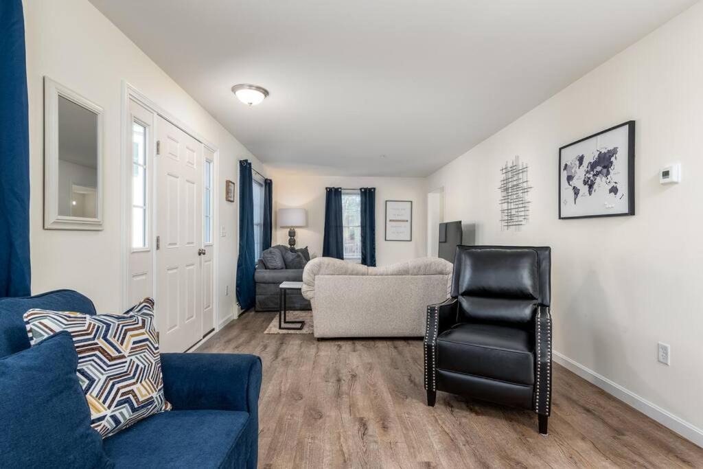 Photo of Livingroom in Rosemont