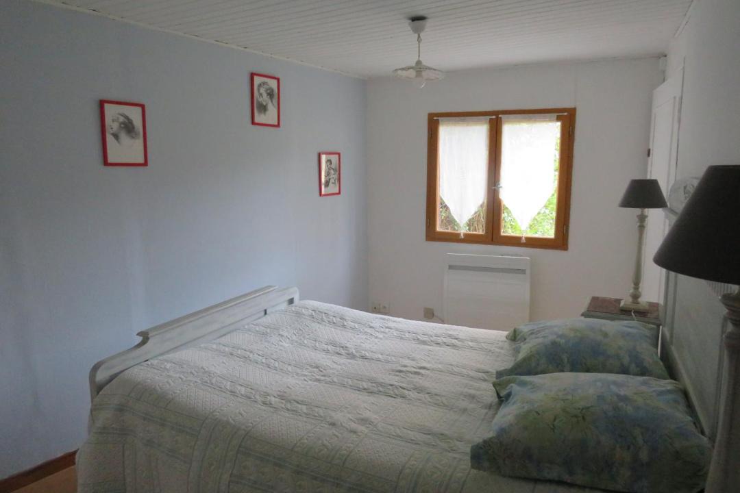 Photo of Bedroom in Voutenay-sur-Cure