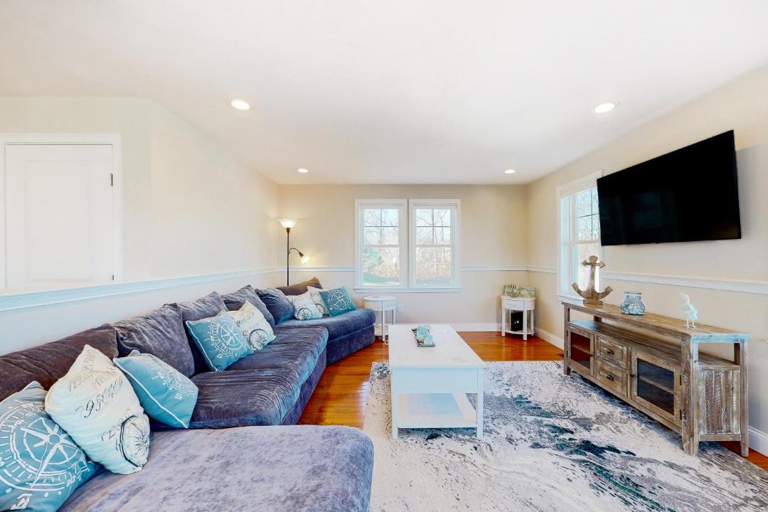 Photo of Livingroom in Plymouth