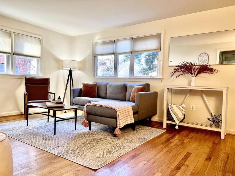 Photo of Livingroom in Aurora Highlands