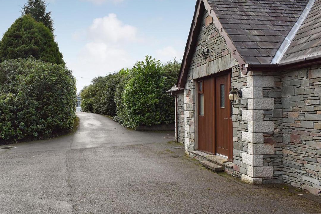 Photo of Others in Low Newton