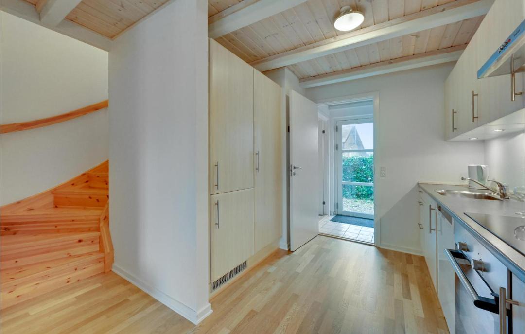 Photo of Others in Henne