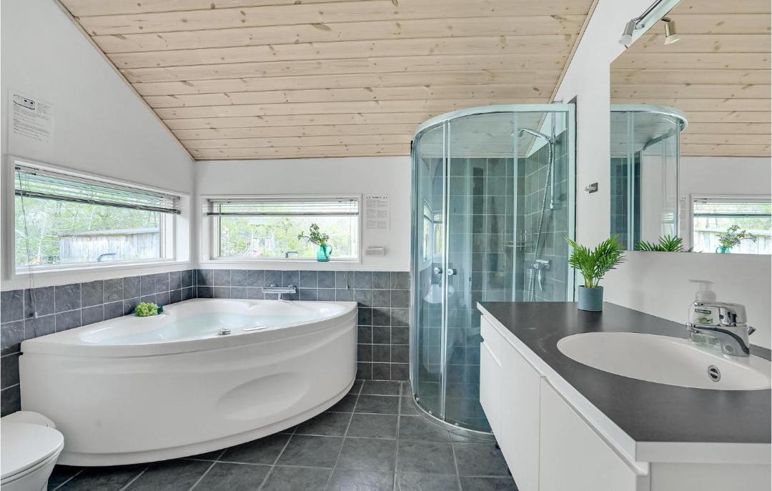 Photo of Bathroom in Skygge