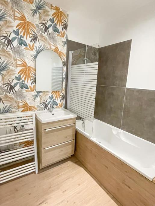 Photo of Bathroom in Alencon