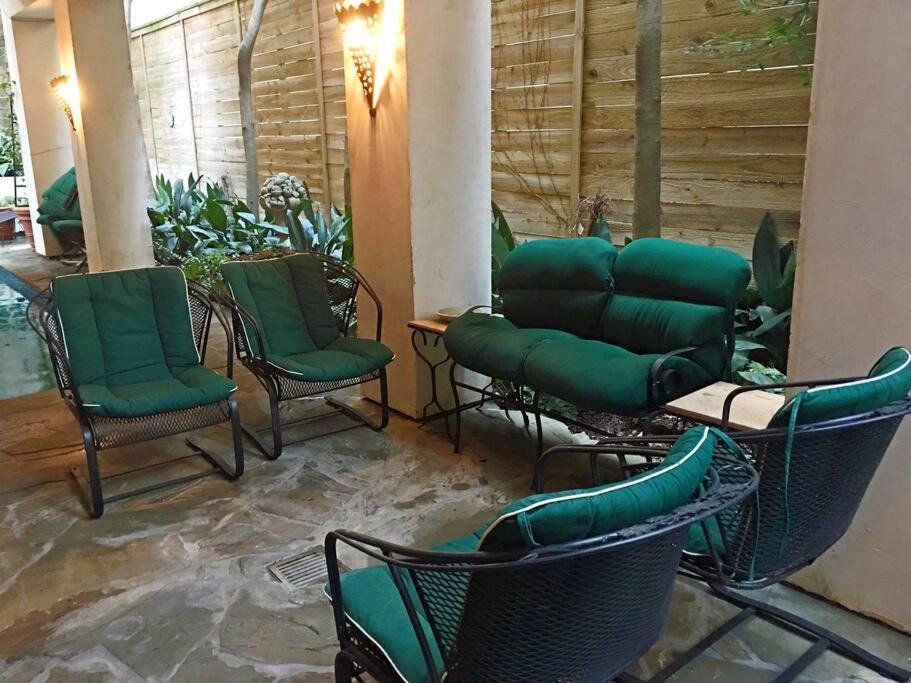 Photo of Livingroom in Greenway Plaza-Upper Kirby